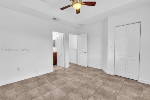 Townhouse in Miami Gardens, Florida 3 bedrooms, 128.02 sq.m. № 1990480 - photo 11