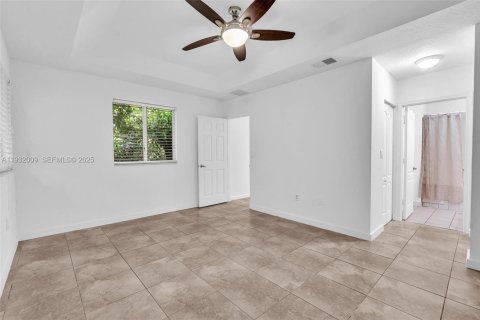 Townhouse in Miami Gardens, Florida 3 bedrooms, 128.02 sq.m. № 1990480 - photo 16