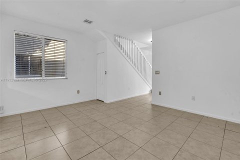 Townhouse in Miami Gardens, Florida 3 bedrooms, 128.02 sq.m. № 1990480 - photo 23