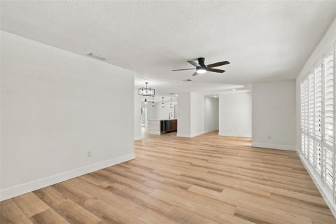 Villa ou maison à vendre à Clearwater, Floride: 4 chambres, 212.84 m2 № 2415393 - photo 8