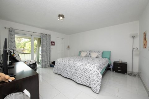 Condo in Lauderhill, Florida, 2 bedrooms  № 2056950 - photo 5