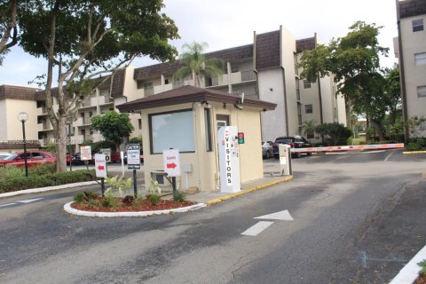 Condo in Lauderhill, Florida, 2 bedrooms  № 2056950 - photo 8