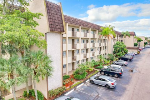 Condo in Lauderhill, Florida, 2 bedrooms  № 2056950 - photo 10