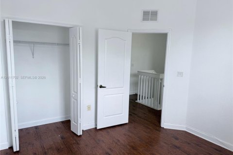 House in Doral, Florida 3 bedrooms, 153.38 sq.m. № 2076574 - photo 17