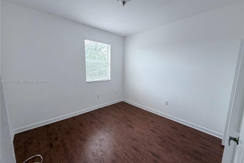 House in Doral, Florida 3 bedrooms, 153.38 sq.m. № 2076574 - photo 18