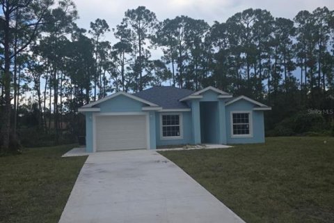 House in Lake Placid, Florida 3 bedrooms, 114.64 sq.m. № 1914237 - photo 4