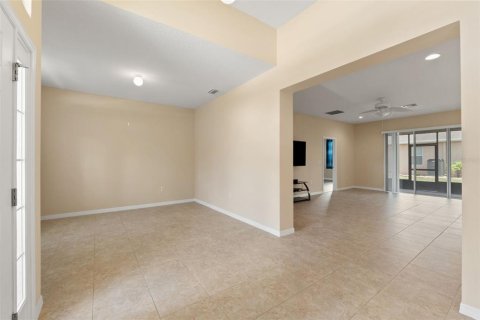 Casa en venta en Spring Hill, Florida, 3 dormitorios, 187.85 m2 № 2206663 - foto 8