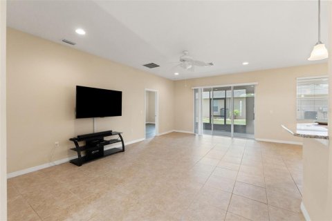 Casa en venta en Spring Hill, Florida, 3 dormitorios, 187.85 m2 № 2206663 - foto 11