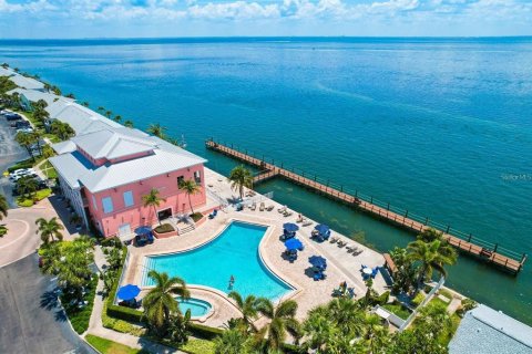 Condo in Saint Petersburg, Florida, 1 bedroom  № 1765759 - photo 30