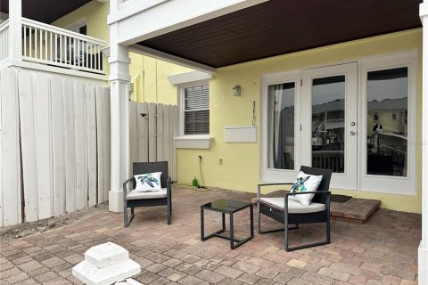 Condo in Saint Petersburg, Florida, 1 bedroom  № 1765759 - photo 15