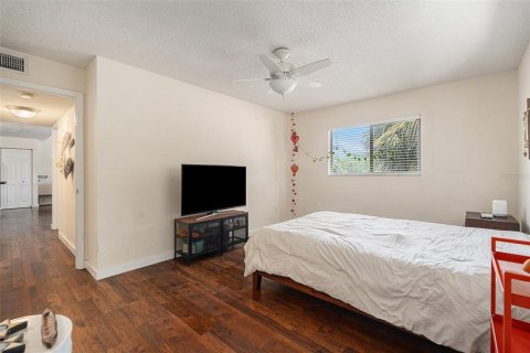 Condo in Tampa, Florida, 2 bedrooms  № 1654626 - photo 17