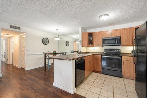 Condo in Tampa, Florida, 2 bedrooms  № 1654626 - photo 5