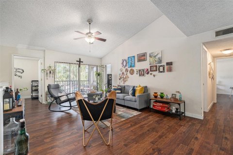 Condo in Tampa, Florida, 2 bedrooms  № 1654626 - photo 10