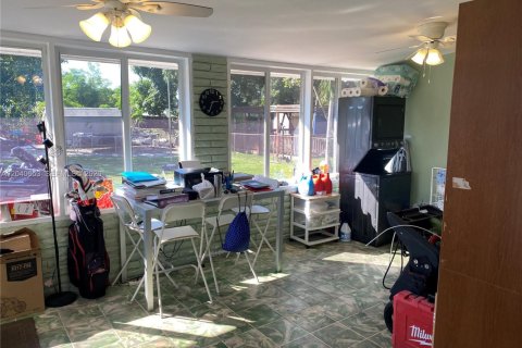 Casa en venta en Miami, Florida, 4 dormitorios, 158.4 m2 № 2087882 - foto 8