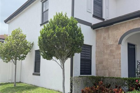Touwnhouse à louer à Hialeah, Floride: 3 chambres, 158.68 m2 № 2147402 - photo 2
