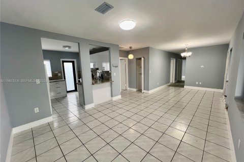 Купить коммерческую недвижимость в Майами, Флорида 217.67м2, № 2023394 - фото 14