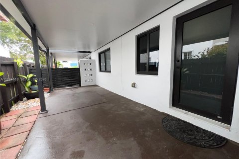 Купить коммерческую недвижимость в Майами, Флорида 217.67м2, № 2023394 - фото 27