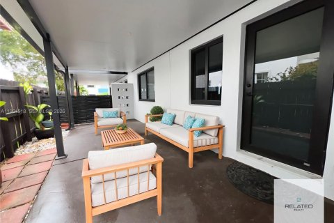 Купить коммерческую недвижимость в Майами, Флорида 217.67м2, № 2023394 - фото 11