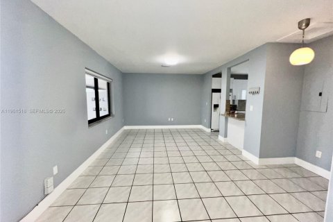 Купить коммерческую недвижимость в Майами, Флорида 217.67м2, № 2023394 - фото 16