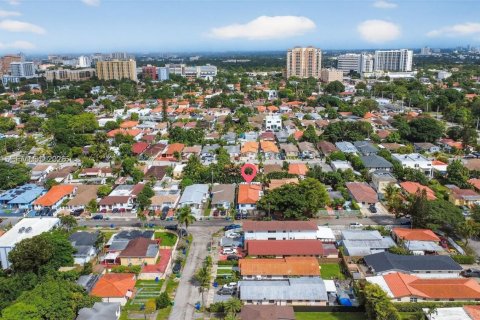 Купить коммерческую недвижимость в Майами, Флорида 217.67м2, № 2023394 - фото 7