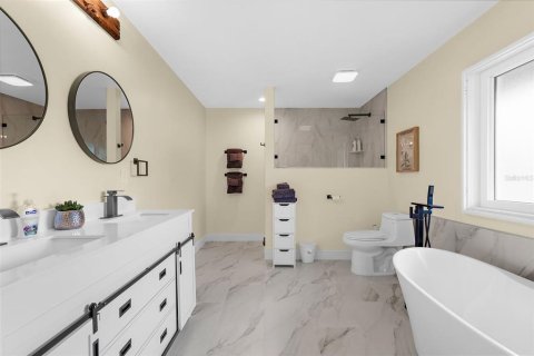 Casa en venta en Bradenton, Florida, 5 dormitorios, 293.2 m2 № 1916816 - foto 24
