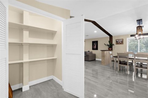 Casa en venta en Bradenton, Florida, 5 dormitorios, 293.2 m2 № 1916816 - foto 11