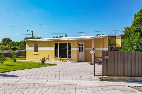 Villa ou maison à louer à Pompano Beach, Floride: 3 chambres, 106.84 m2 № 1941358 - photo 2