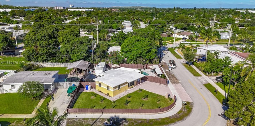 Villa ou maison à Pompano Beach, Floride 3 chambres, 106.84 m2 № 1941358