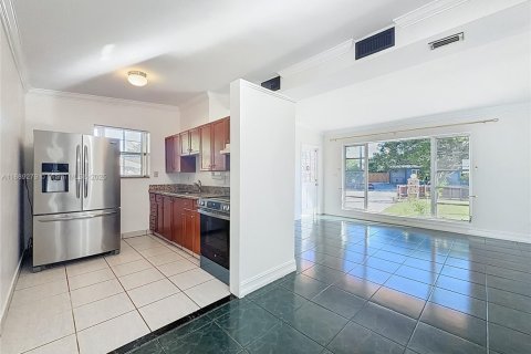 Villa ou maison à louer à Pompano Beach, Floride: 3 chambres, 106.84 m2 № 1941358 - photo 16