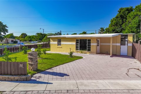 Villa ou maison à louer à Pompano Beach, Floride: 3 chambres, 106.84 m2 № 1941358 - photo 4