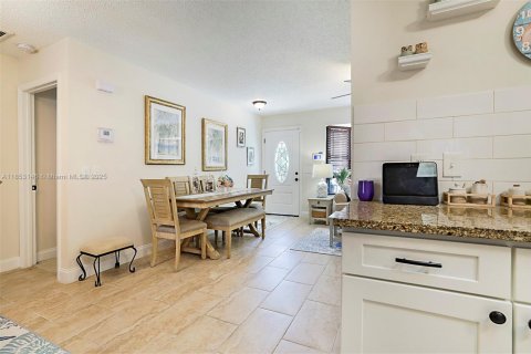 Casa en venta en St. Lucie, Florida, 2 dormitorios, 93.65 m2 № 1957400 - foto 13