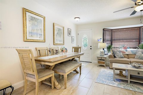 Casa en venta en St. Lucie, Florida, 2 dormitorios, 93.65 m2 № 1957400 - foto 7