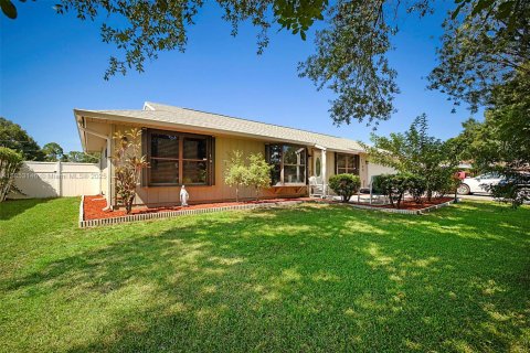 Casa en venta en St. Lucie, Florida, 2 dormitorios, 93.65 m2 № 1957400 - foto 3