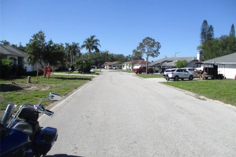 Casa en venta en New Port Richey, Florida, 3 dormitorios, 216.46 m2 № 2117002 - foto 2