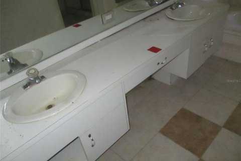 Casa en venta en New Port Richey, Florida, 3 dormitorios, 216.46 m2 № 2117002 - foto 16