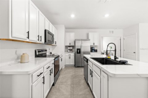 House in Davenport, Florida 3 bedrooms, 150.97 sq.m. № 2211640 - photo 20