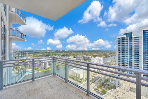 Condo in Hollywood, Florida, 3 bedrooms  № 1882220 - photo 24