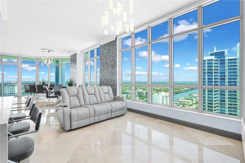 Condo in Hollywood, Florida, 3 bedrooms  № 1882220 - photo 23