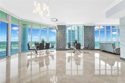 Condo in Hollywood, Florida, 3 bedrooms  № 1882220 - photo 13