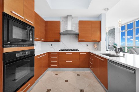 Condo in Hollywood, Florida, 3 bedrooms  № 1882220 - photo 25