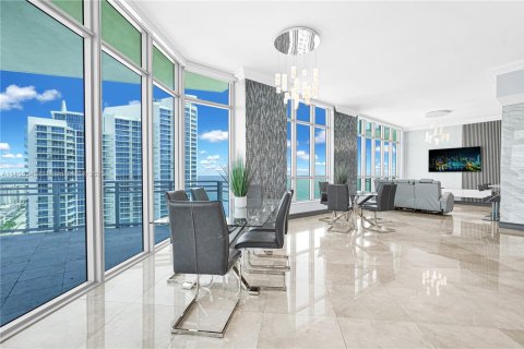 Condo in Hollywood, Florida, 3 bedrooms  № 1882220 - photo 6