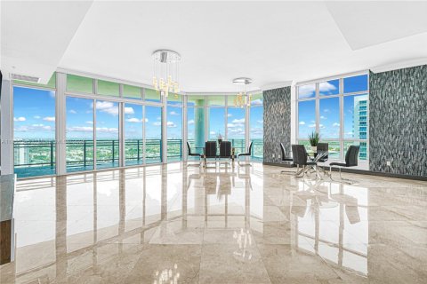Condo in Hollywood, Florida, 3 bedrooms  № 1882220 - photo 4