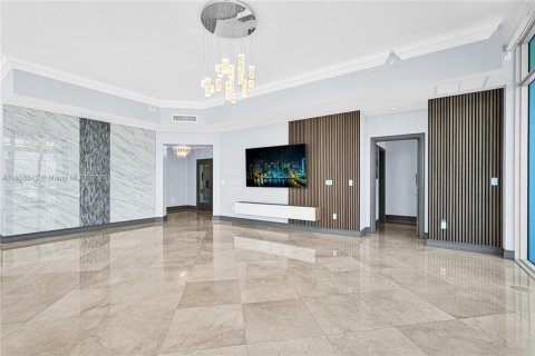 Condo in Hollywood, Florida, 3 bedrooms  № 1882220 - photo 7