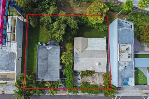 Propiedad comercial en venta en Miami, Florida № 1965024 - foto 11