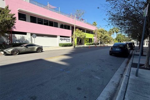 Propiedad comercial en venta en Miami, Florida № 1965024 - foto 5
