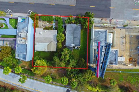 Propiedad comercial en venta en Miami, Florida № 1965024 - foto 9