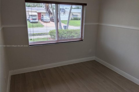 Villa ou maison à louer à Hollywood, Floride: 2 chambres, 104.52 m2 № 1975418 - photo 19