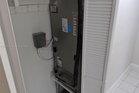 Villa ou maison à louer à Hollywood, Floride: 2 chambres, 104.52 m2 № 1975418 - photo 18