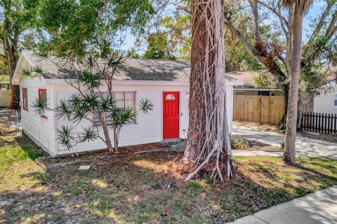 Immobilier commercial à vendre à Sarasota, Floride: 60.39 m2 № 1582425 - photo 2