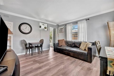 Immobilier commercial à vendre à Sarasota, Floride: 60.39 m2 № 1582425 - photo 9